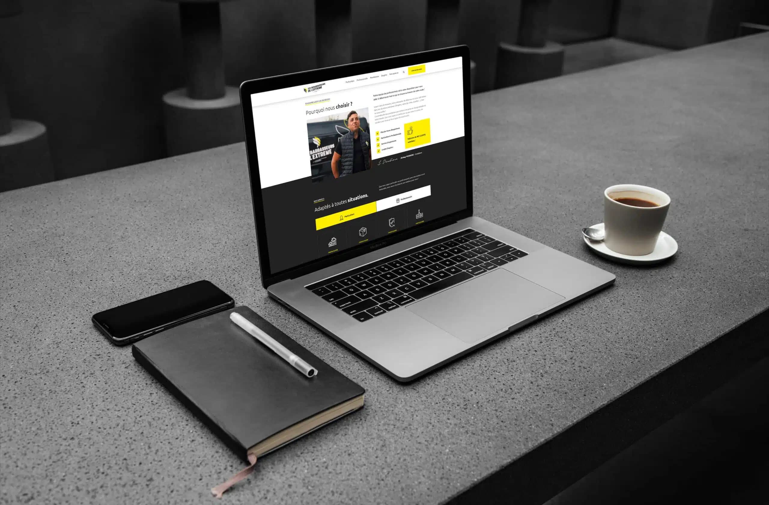Mockup du site Les Débarrasseurs de l'Extrême sur un ordinateur portable